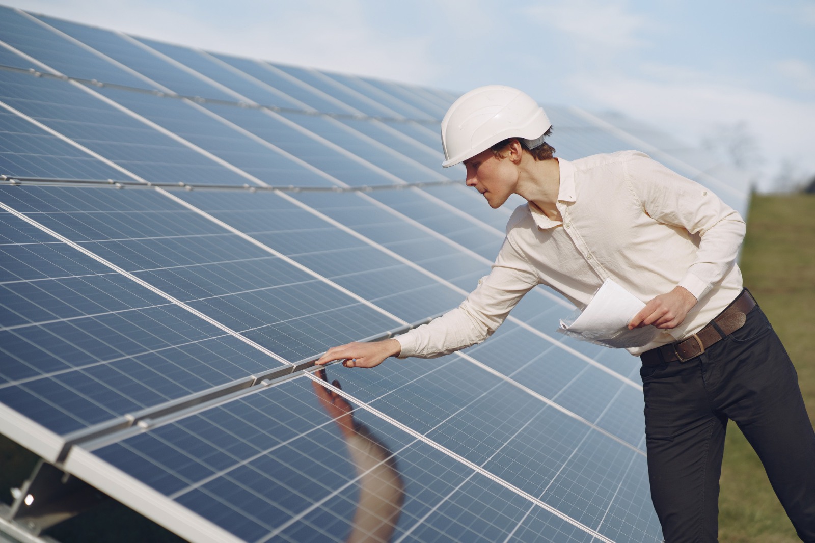 Why Add a Battery to Your Existing or New Solar System?
